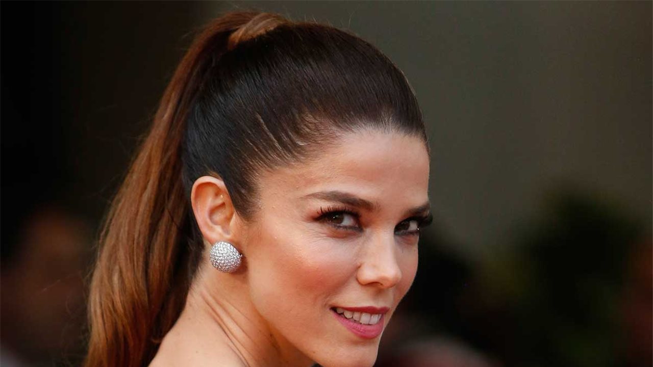 Juana Acosta y el look 'palazzo' más favorecedor para ser la invitada  perfecta