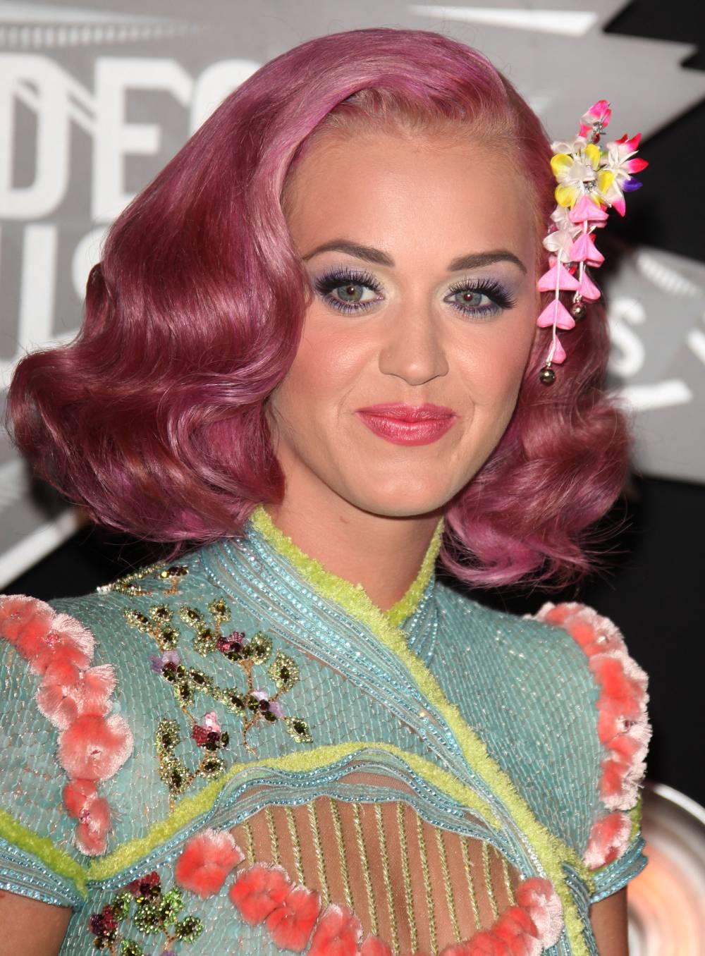 2011, Katy Perry con pelo lila