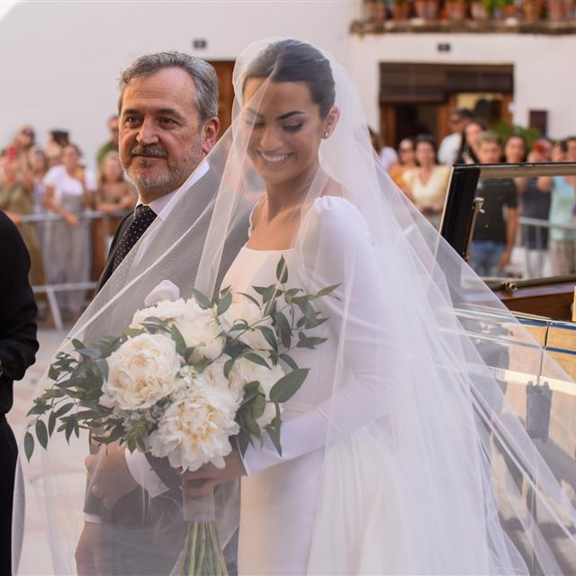 Marta Lozano escoge un vestido de novia clásico y sencillo para dar el 'sí, quiero'