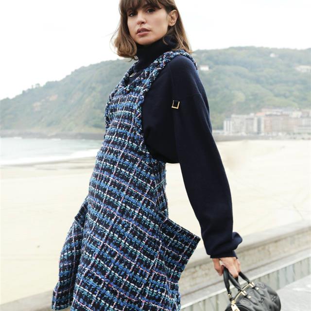 Verónica Echegui elige en Donosti el look de Louis Vuitton perfecto para dar la bienvenida al otoño