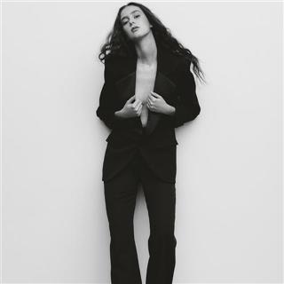 Victoria Federica se inspira en su madre: chaqueta torera y mocasines