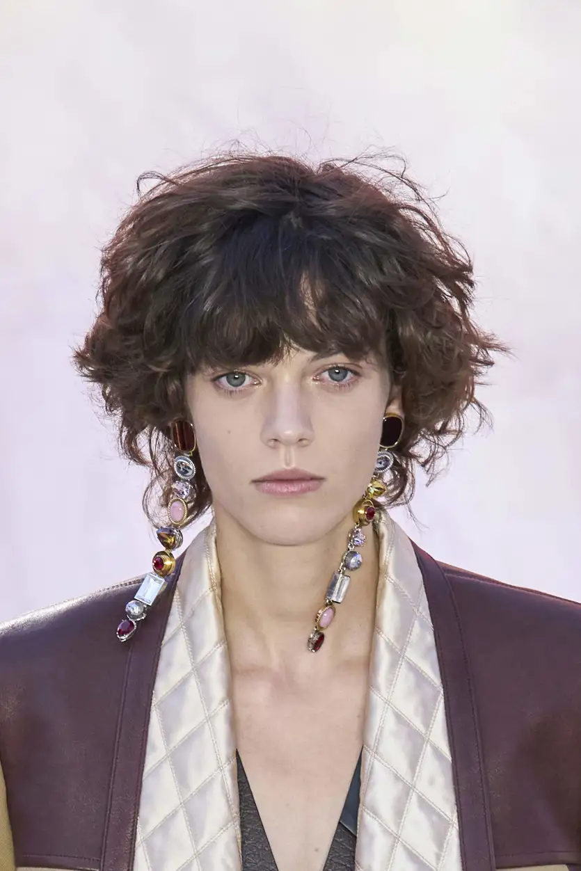 10-cortes-de-pelo-ondulado-tendencia-este-2025-que-son-naturales