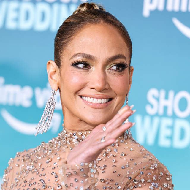 Sweet cotton candy, la manicura de Jennifer Lopez que adorarán las futuras novias que no quieren llevar las uñas rojas