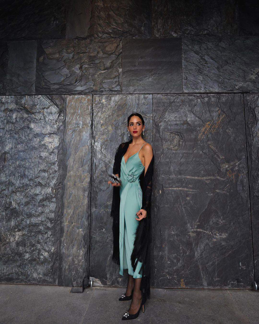 15 looks de invitada de Rocío Osorno: favorecedor wrap dress
