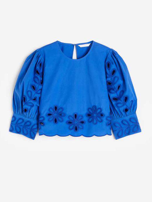 Colección primavera H&M: blusa troquelada