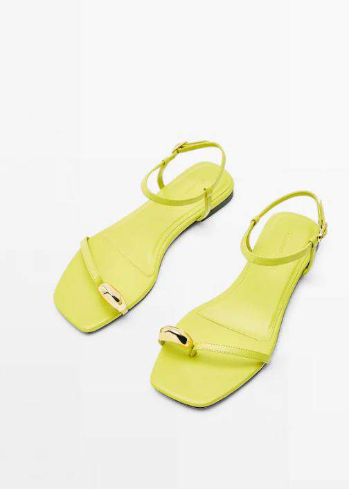 La nueva colección de Massimo Dutti: sandalias planas