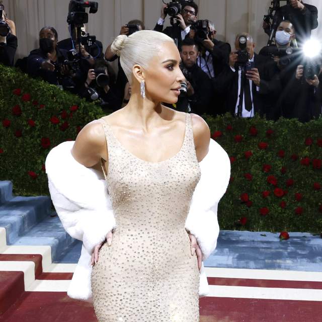 Los mejores looks de Kim Kardashian en la gala MET: repasamos sus vestidos sobre la alfombra roja