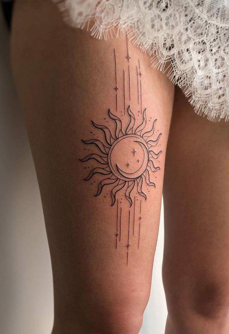 Tatuaje pierna mujer dibujo sol luna