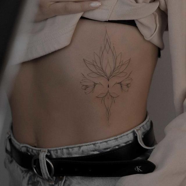 Tatuajes de flor de loto: 16 ideas bonitas que son pura magia