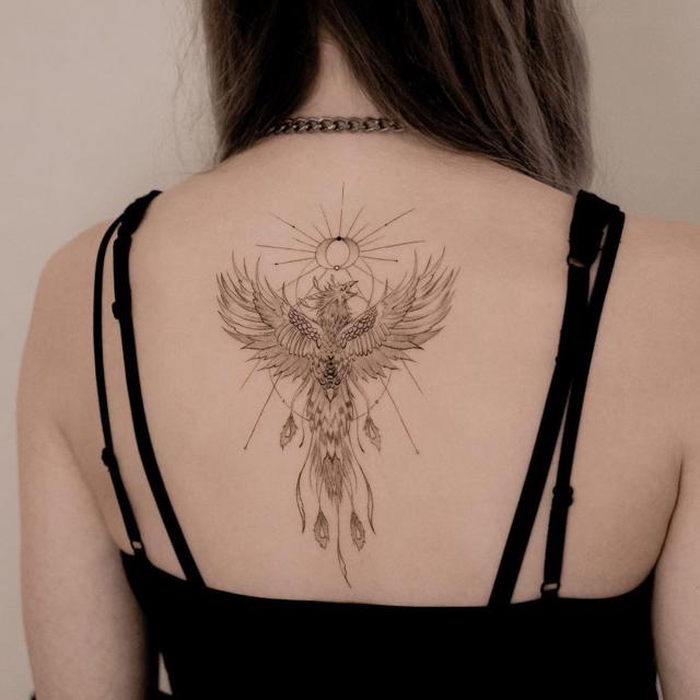 20 tatuajes del ave fénix: ideas bonitas y originales que no pasan de moda