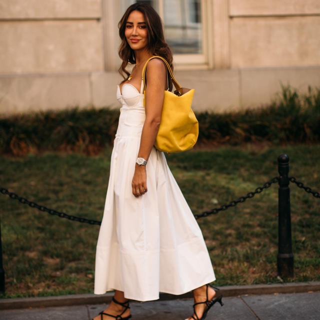 Flechazo veraniego: 10 vestidos blancos de estilo boho y con efecto tipazo de Zara, Mango y Sfera