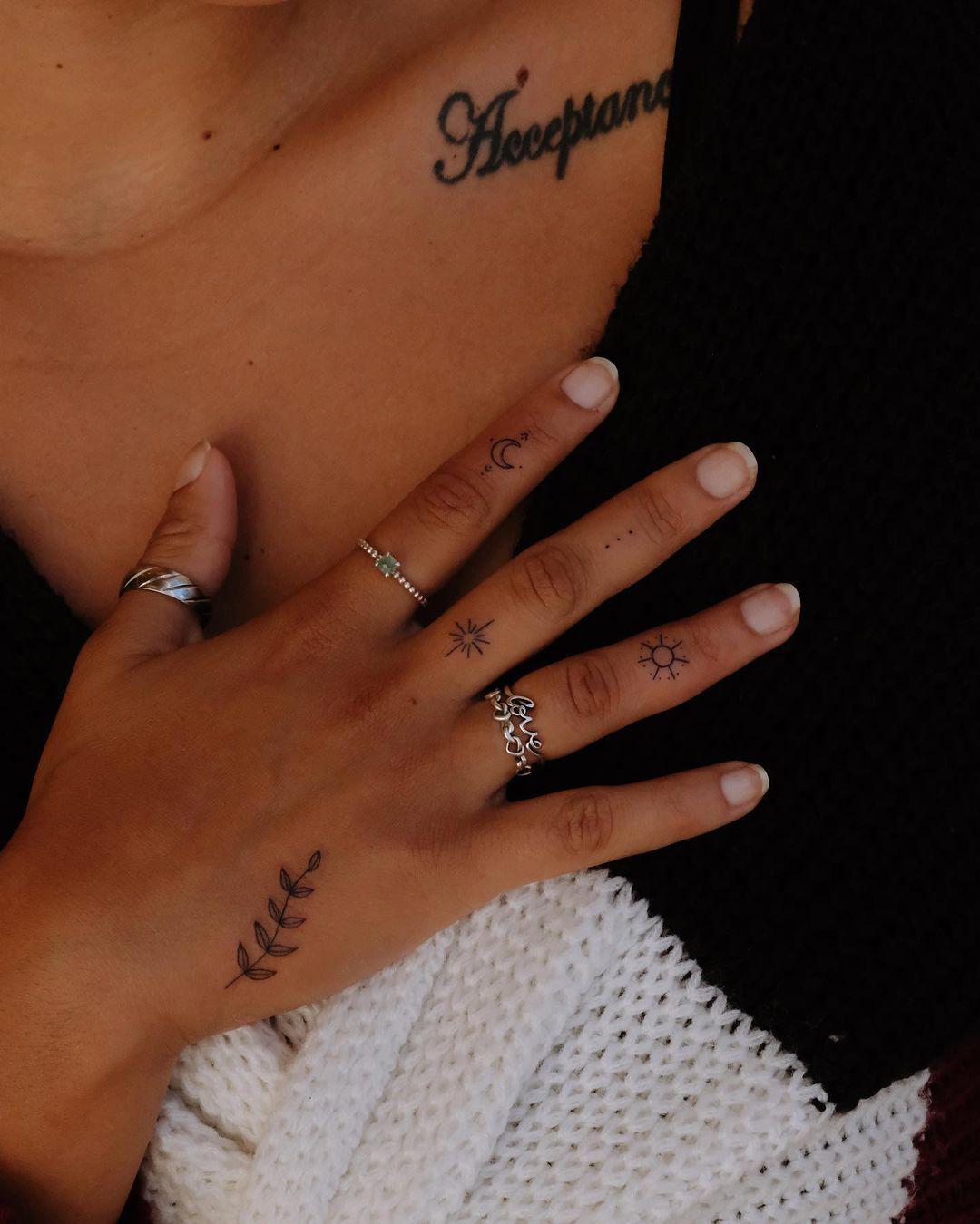 Tatuajes en los dedos mujer