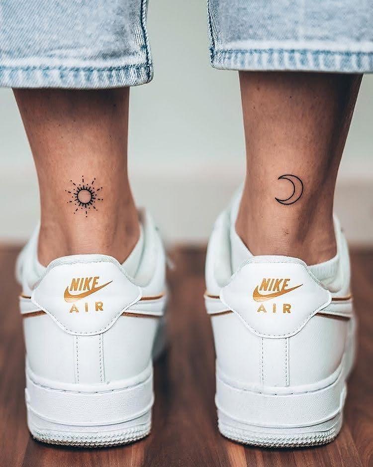 Tatuajes de sol y luna minimalistas