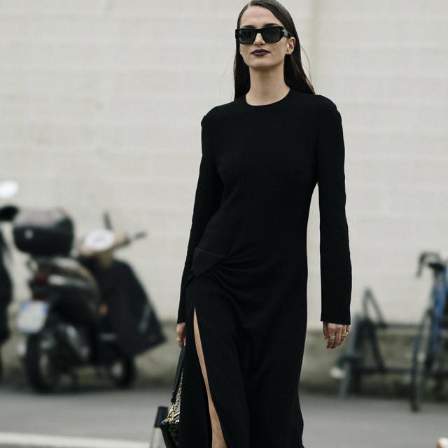 El vestido negro de Zara que llevarás 24/7 durante todo el verano: cuesta menos de 23 euros, hace tipazo y lo utilizarás en otoño