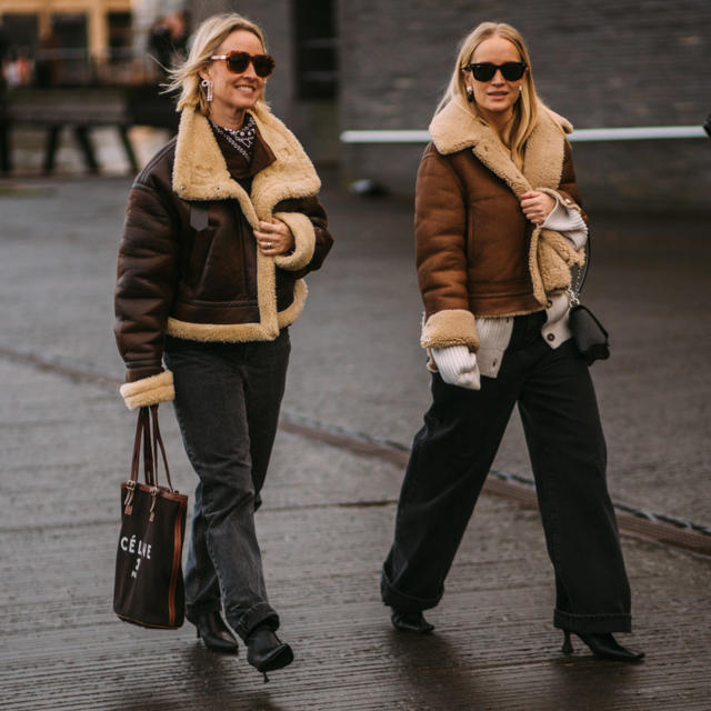 Los pantalones palazzo de Zara con efecto tipazo que te salvarán los looks de Navidad: elegantes pero ponibles