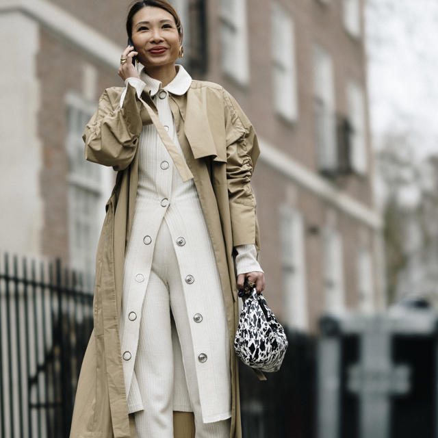10 pantalones blancos de Zara para llevar con botines en invierno: cómodos y con efecto tipazo