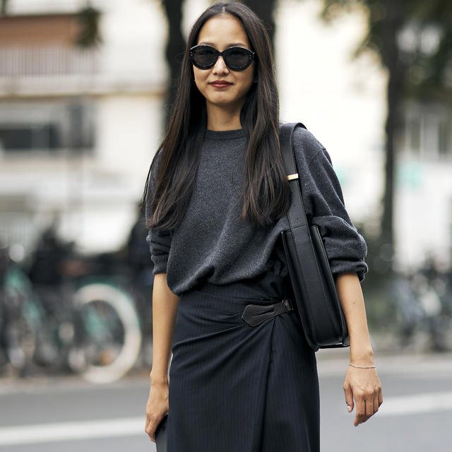 10 faldas de Zara rebajadas para llevar con medias este invierno: elegantes pero modernas y con efecto vientre plano