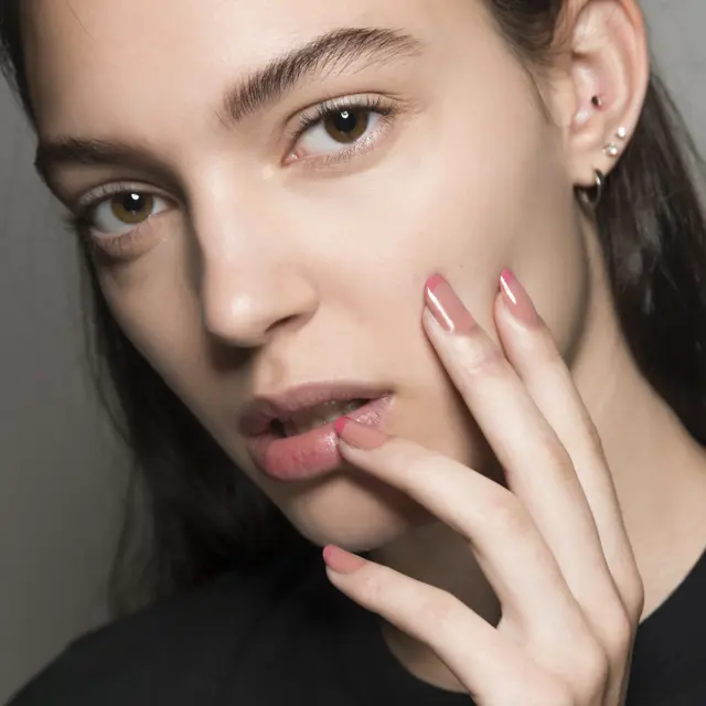 Los 5 colores de uñas más elegantes para esta primavera 2024 (VÍDEO)