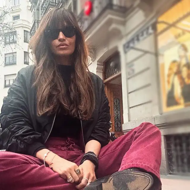 Sara Carbonero arrasa con sus vaqueros tendencia: 4 alternativas de jeans en tendencia para copiarle el look