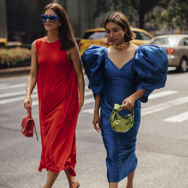 Los vestidos monocolor a partir de 18 euros de Zara efecto súper cuerpazo: los favoritos de las madrileñas de 50+