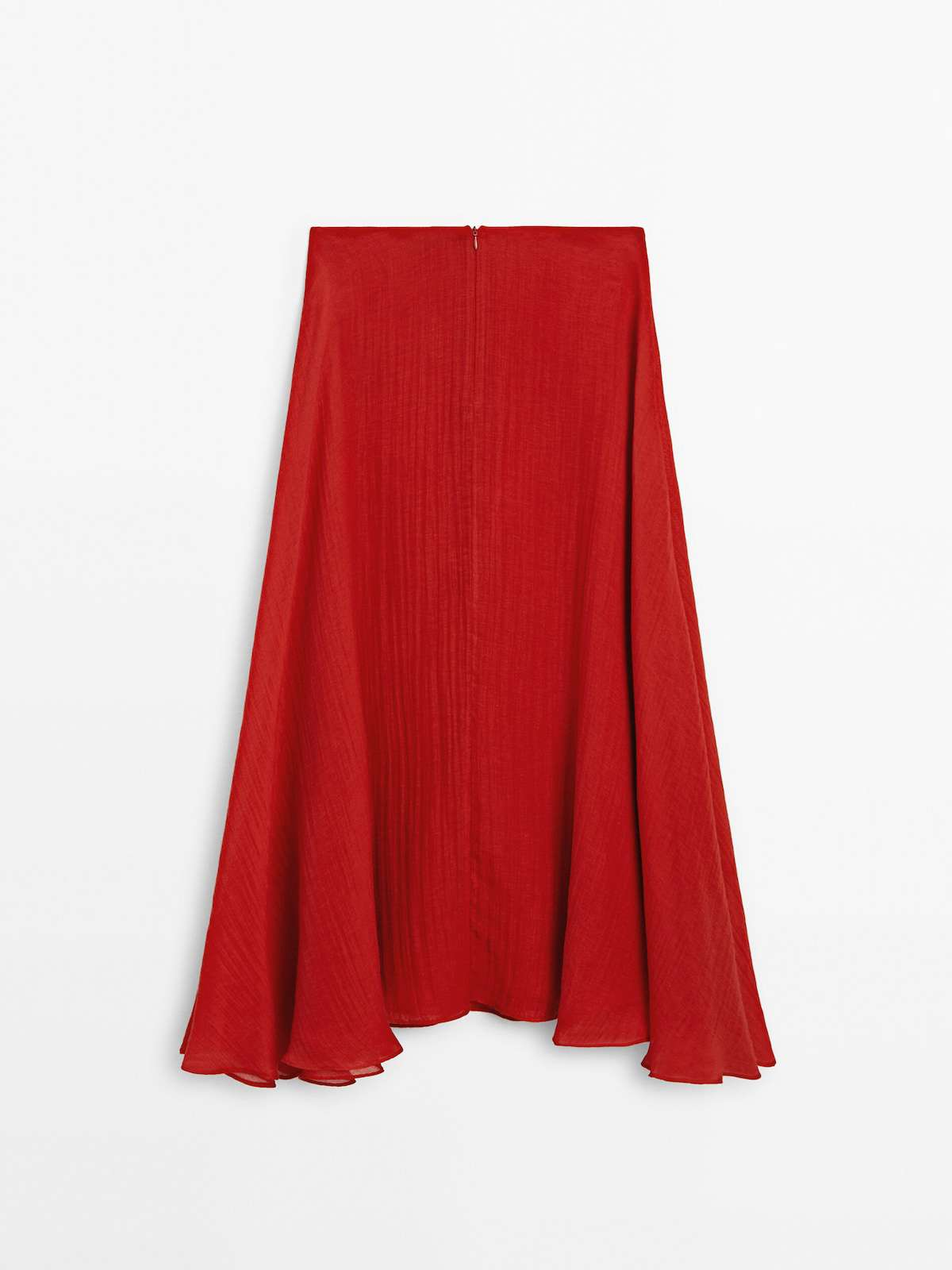 Falda roja con vuelo