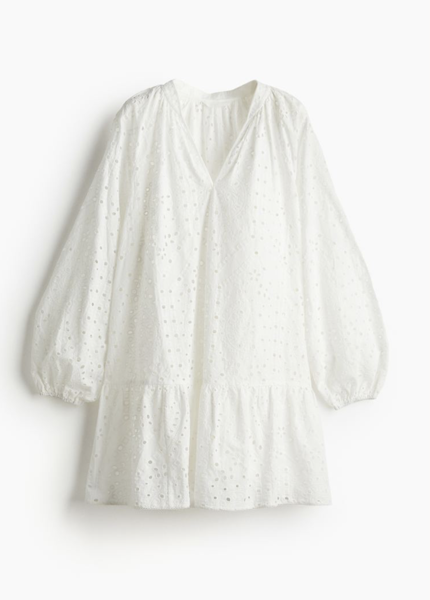 Vestido blanco bordado, de H&M