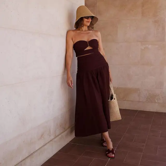 Zara planta cara a Massimo Dutti con la falda más elegante y fresquita que llevarán las invitadas 50+ en verano