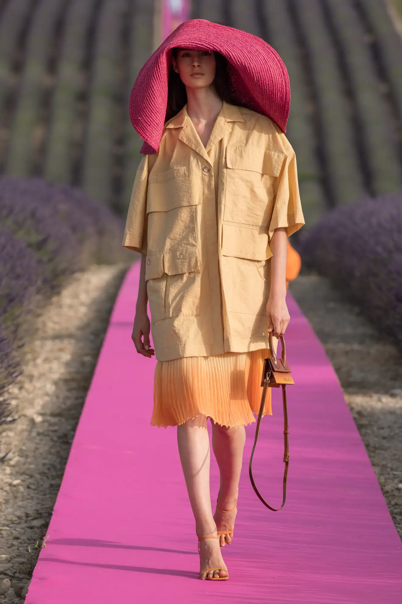 Desfile de Jacquemus en los campos de lavanda de la Provenza francesa