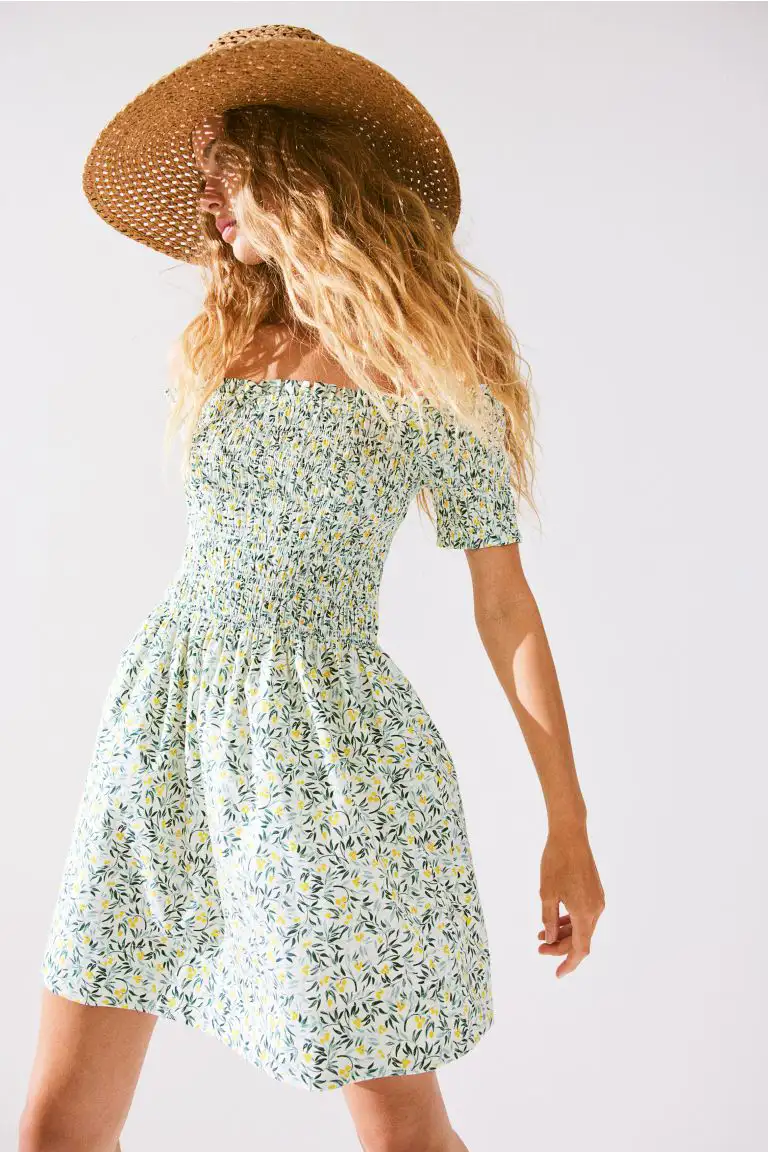 Vestido estampado con nido de abeja