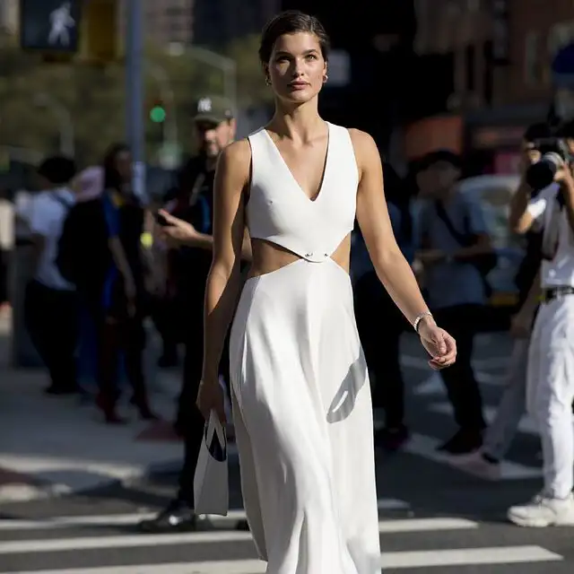 25 vestidos de Zara elegantes que disimulan barriga en verano: de efecto tipazo y para llevar con sandalias