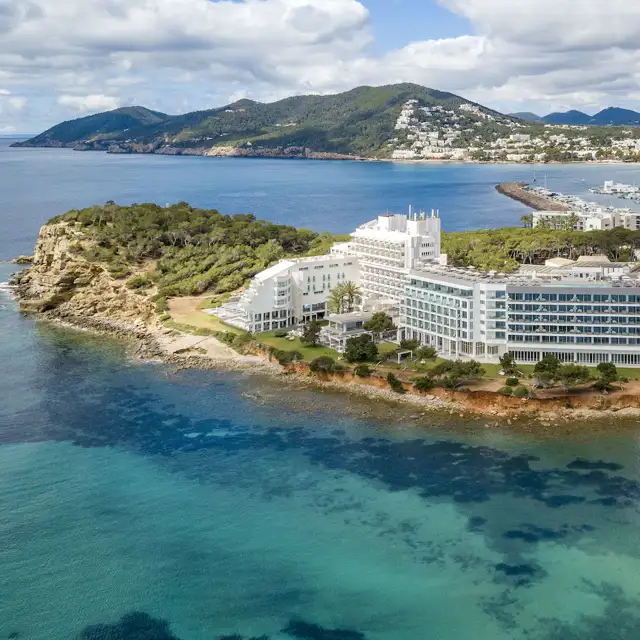 Hotel Meliá Ibiza: tu nuevo refugio del que no querrás salir