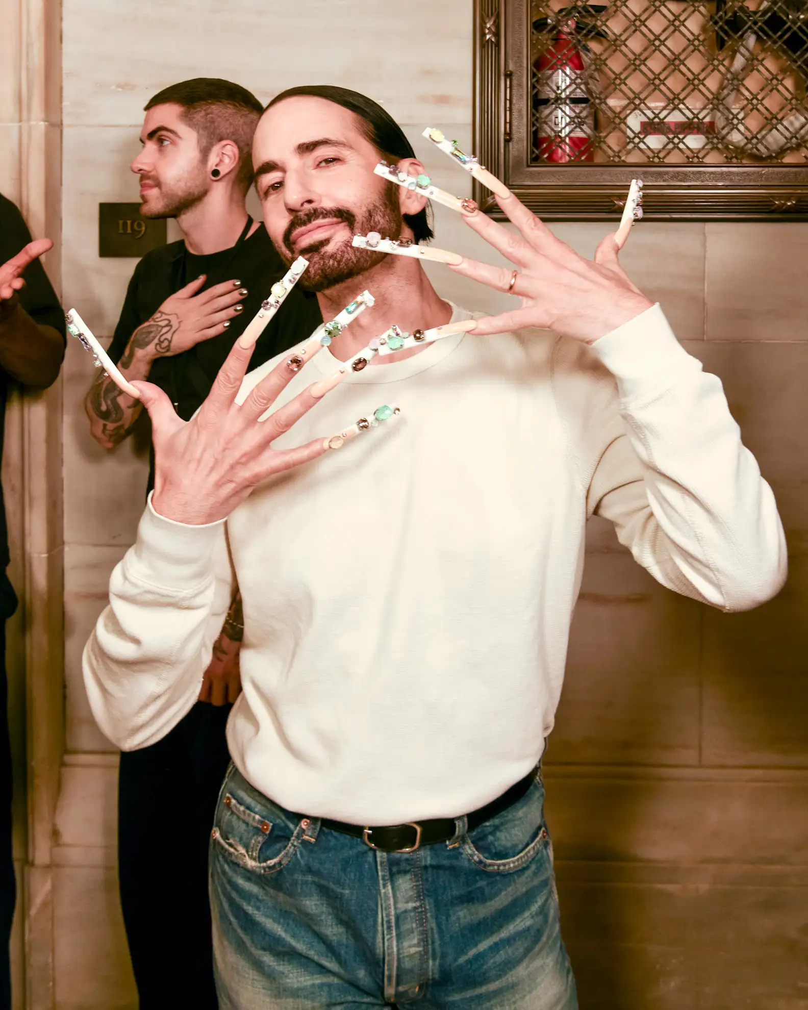 Marc Jacobs y sus uñas, tan extremas como hipnóticas