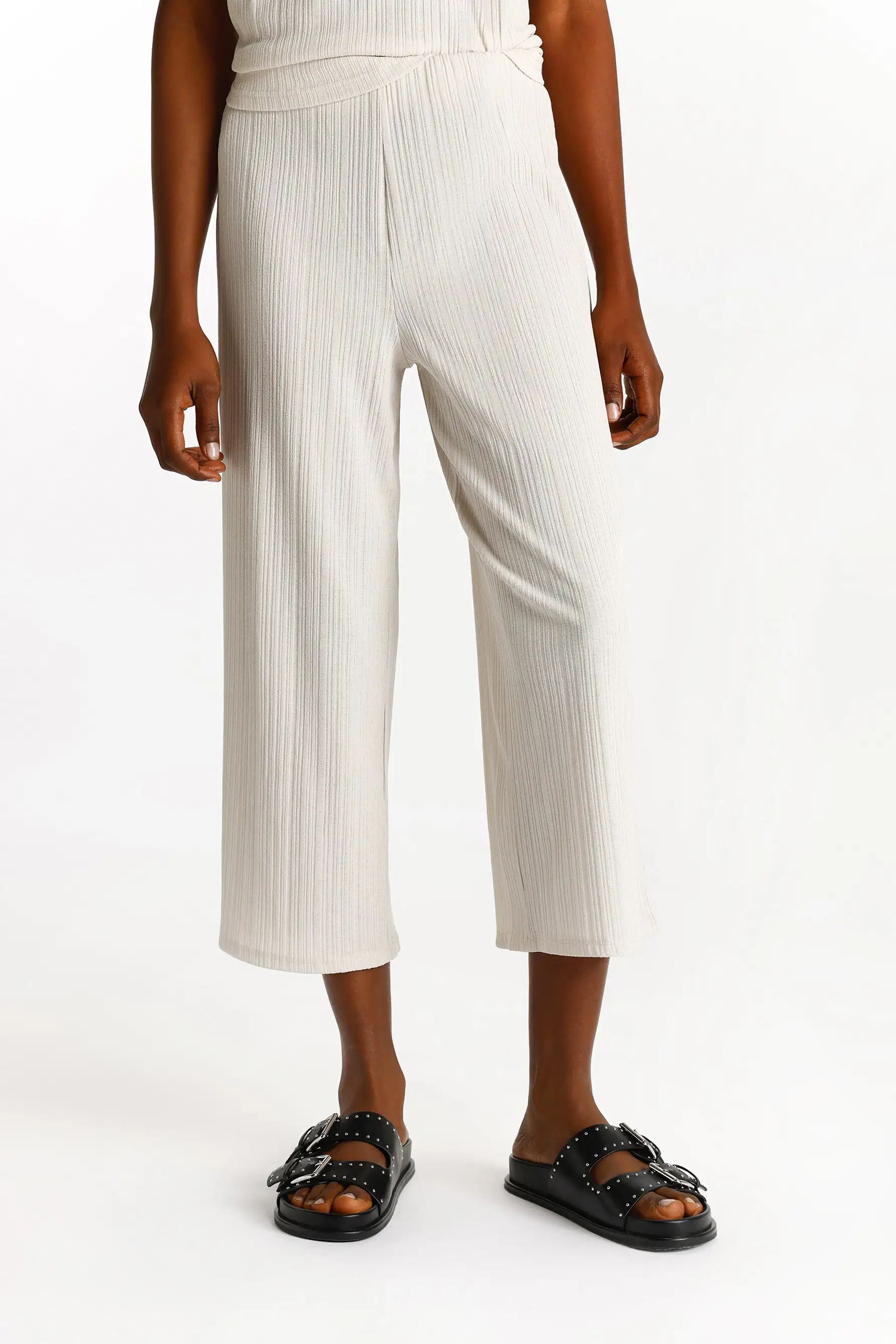 Pantalón culotte con textura