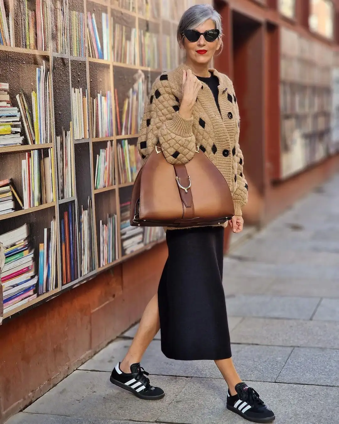 vestido midi negro