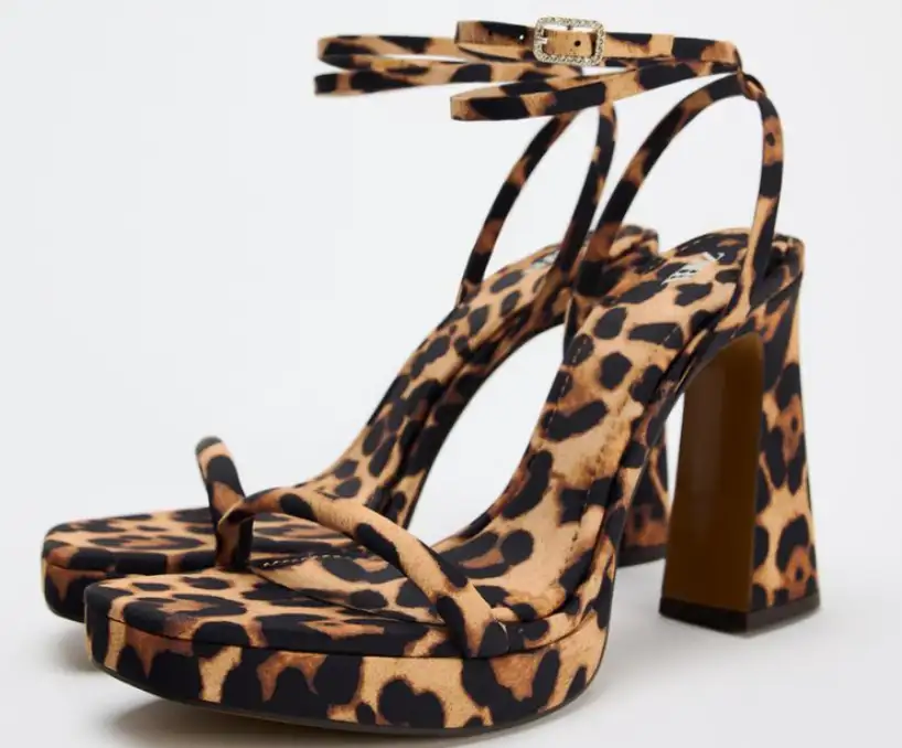 Sandalias animal print