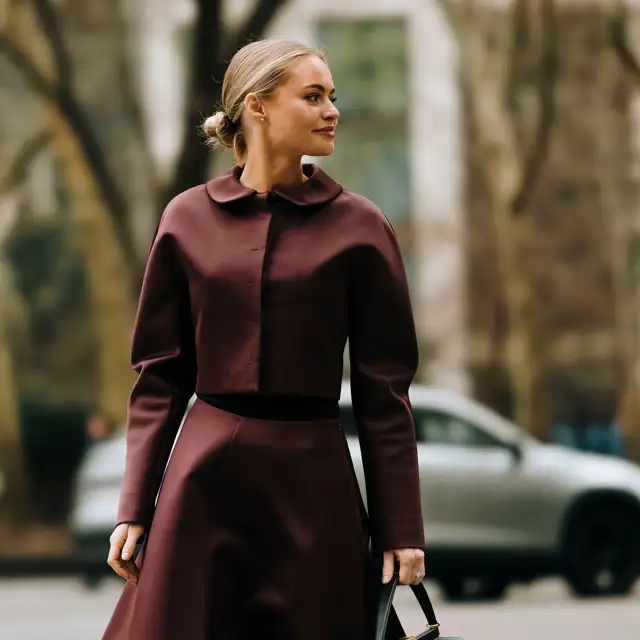 Aterrizan en Zara estas 10 faldas holgadas y en los colores tendencia del Otoño/Invierno 2025: elegantes y con efecto 'piernas infinitas'