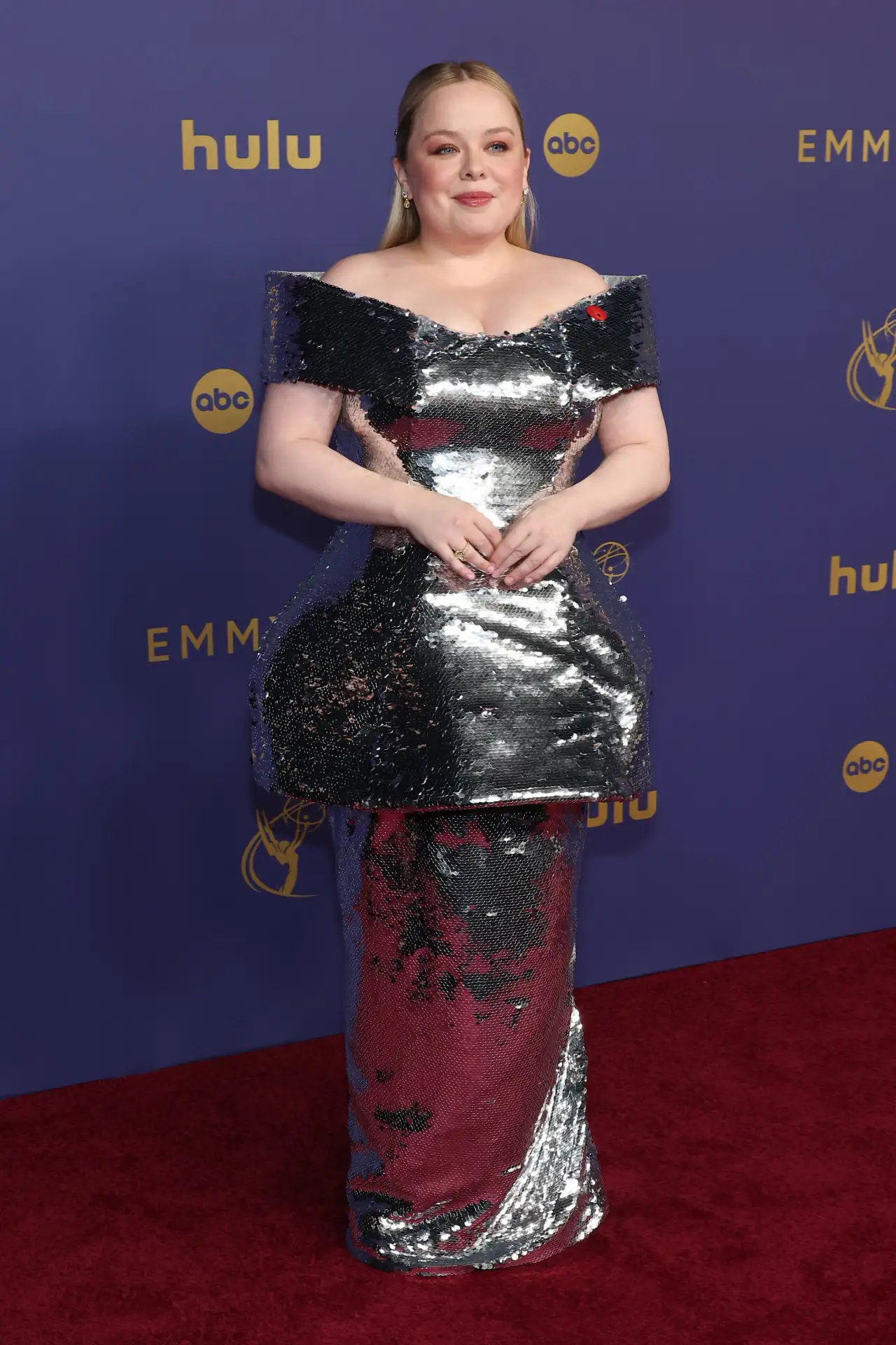 Nicola Coughlan en los Premios Emmy 2024