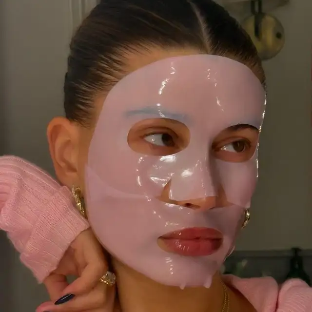 Así se preparan las 5 mascarillas faciales caseras y naturales que hidratan tu piel en profundidad (VÍDEO)