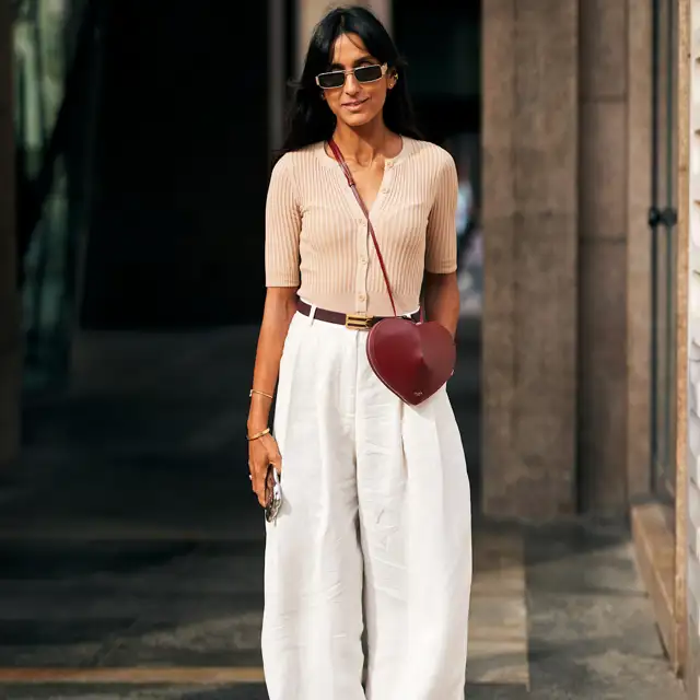 10 looks fáciles de copiar para llevar pantalones blancos a los 50 de una forma elegante y rejuvenecedora (VÍDEO)