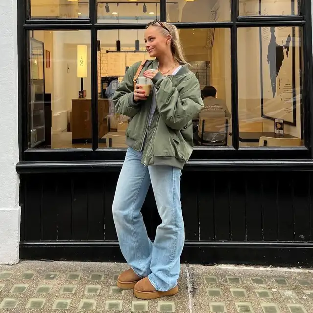 Chica con botas UGG