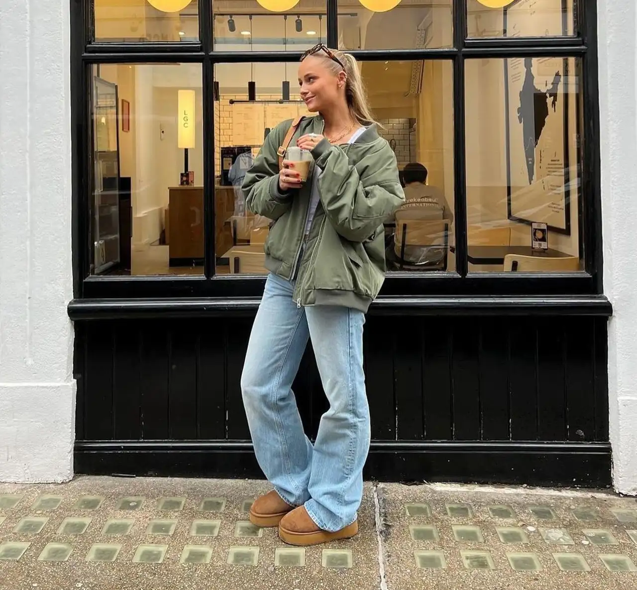 Chica con botas ugg