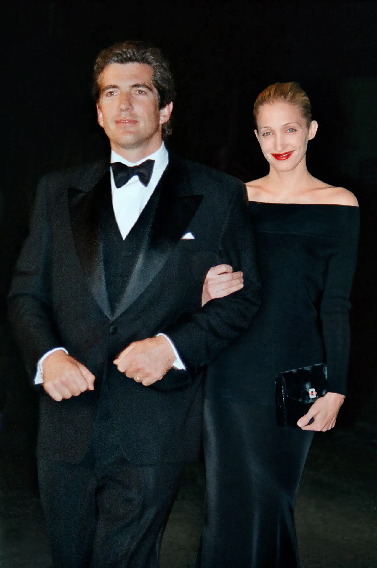 John Kennedy y Carolyn Bessette en el Whitney Museum of American Art 