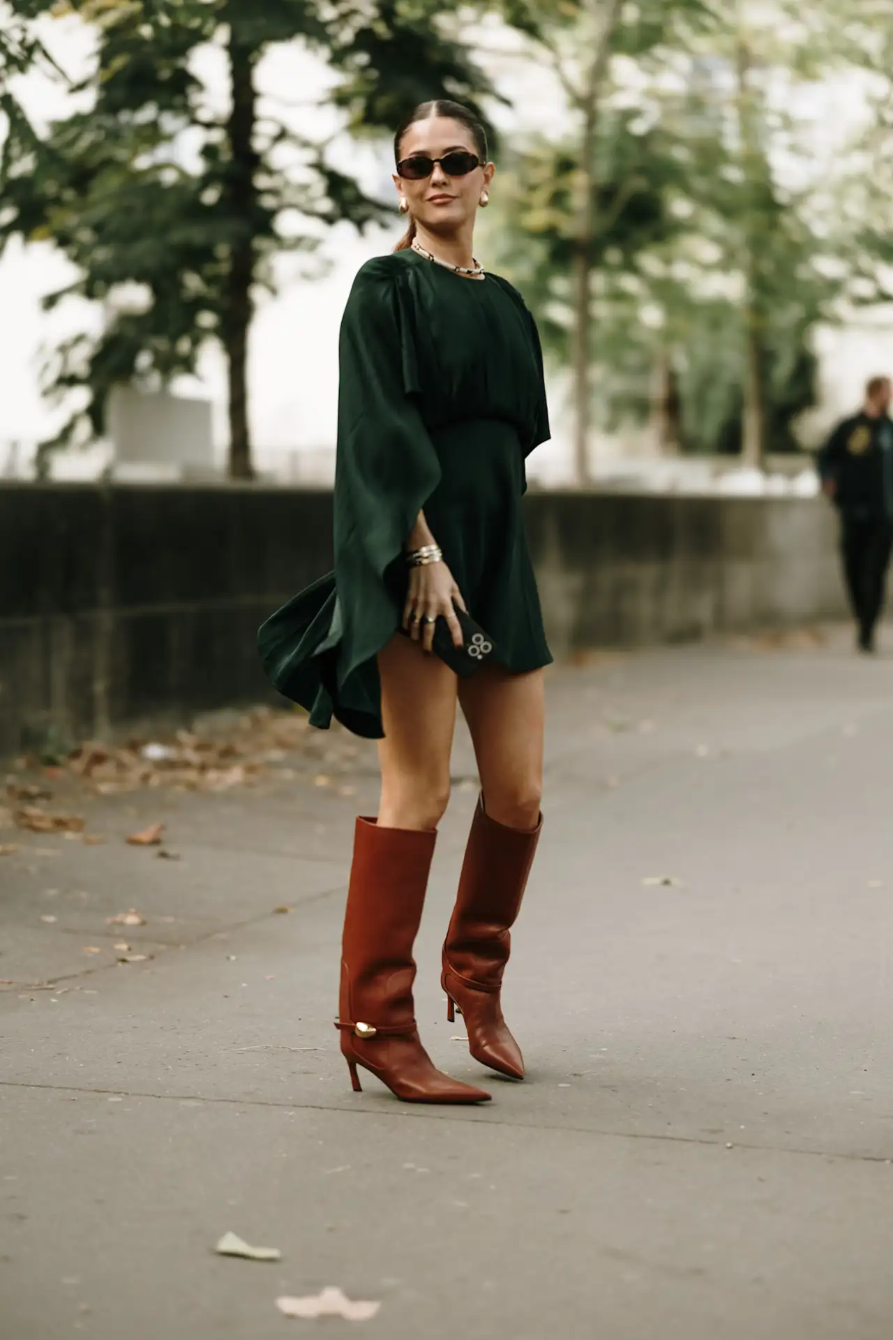 Vestido verde y botas