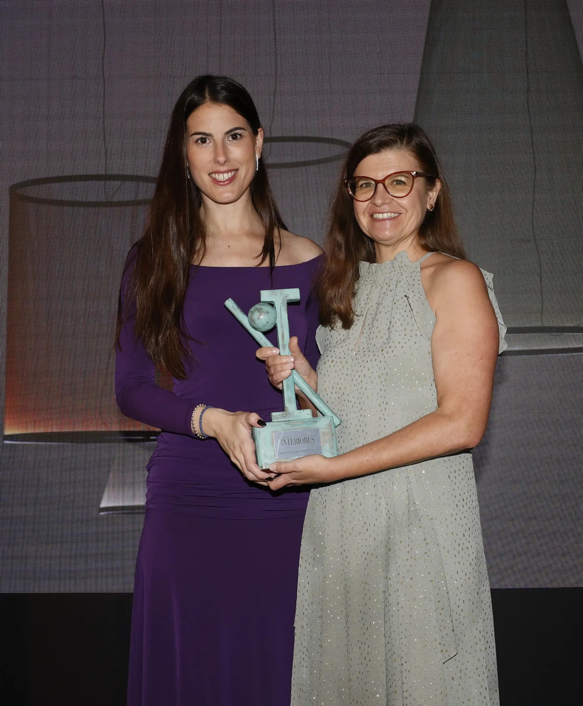 Judith Hernández, directora de comunicación, y Marga Pérez, Marketing Product Manager de Vibia