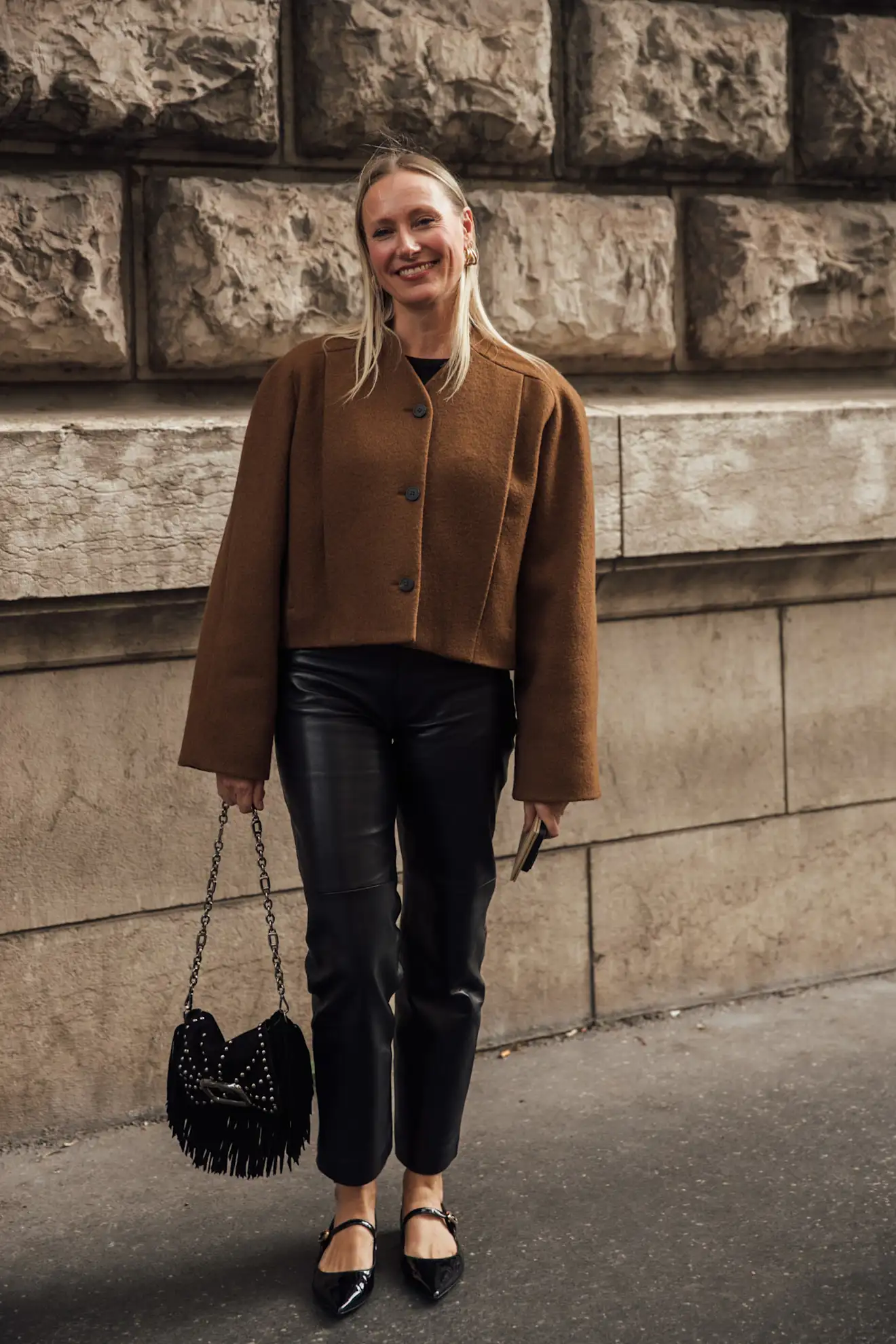 Mujer elegante con merceditas