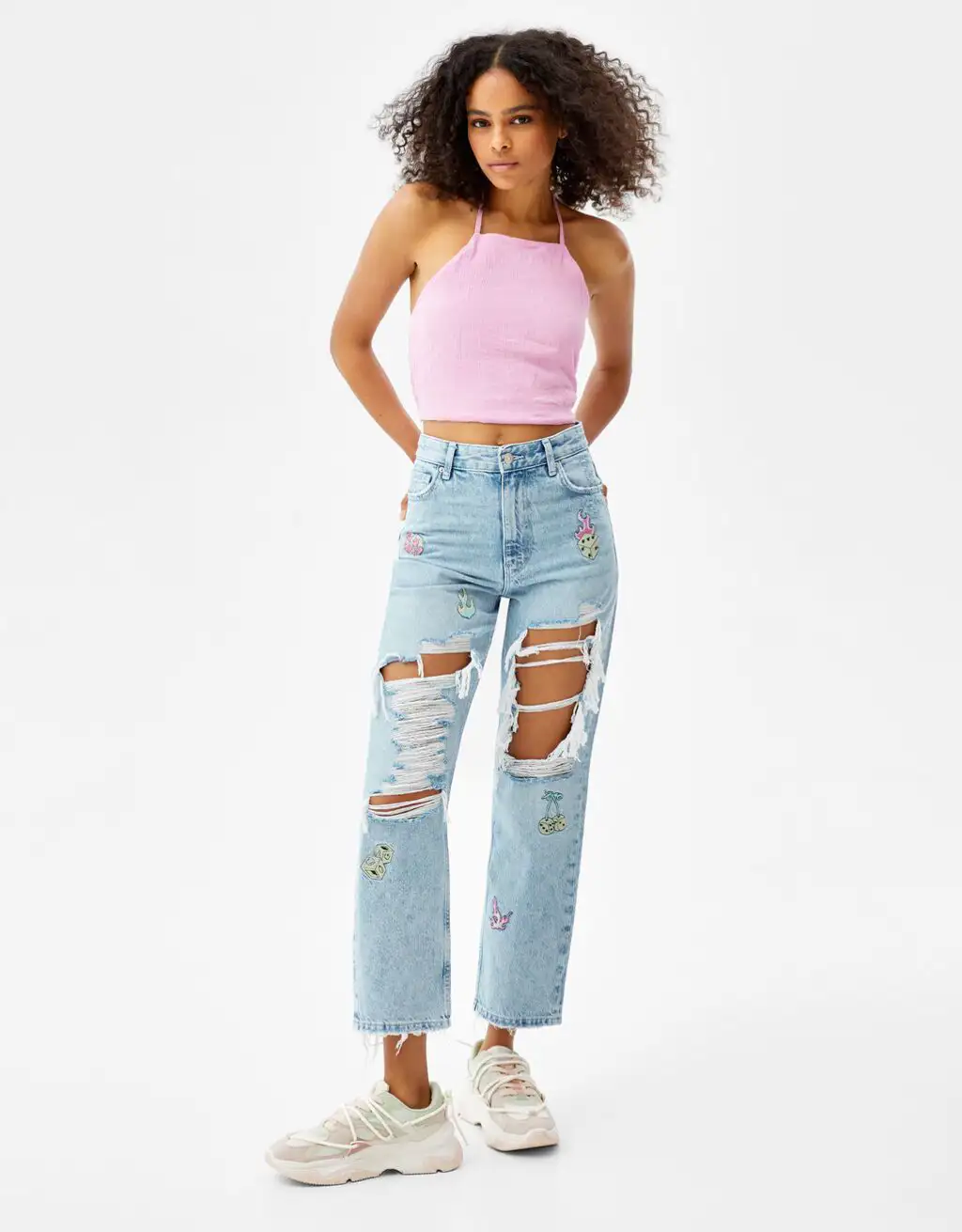 Jeans de corte 'mom' con rotos, Bershka