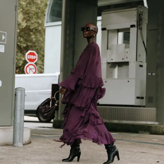 Sfera tiene los 10 vestidos boho chic más bonitos y por menos de 50 euros: fluidos, de manga larga y muy elegantes (VÍDEO)