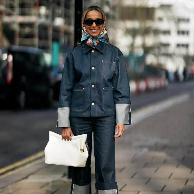 Cómo llevar un look denim sin parecer una dosmilera despistada