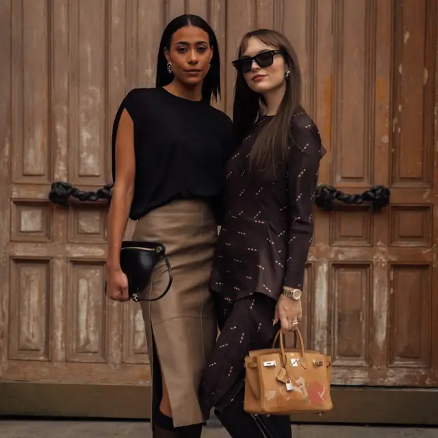 Cómo llevar medias marrones (no negras) en invierno para looks elegantes: 5 ideas de Zara fáciles de copiar y en tendencia para 2025