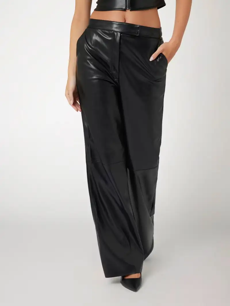 pantalones cuero